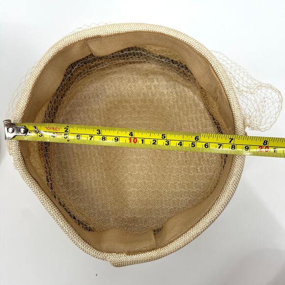 Vintage 60s Womens Champagne Two Tone Pillbox Hat Netting and Hat Pin Fascinator - Picture 5 of 7